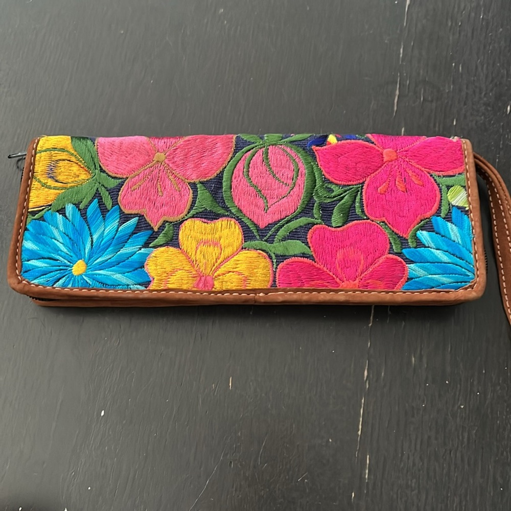 Oaxaca colorful embroidered wallet. GUC. - Picture 3 of 3
